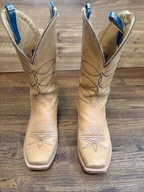 Hyer Men’s Cutter Boot. Like New